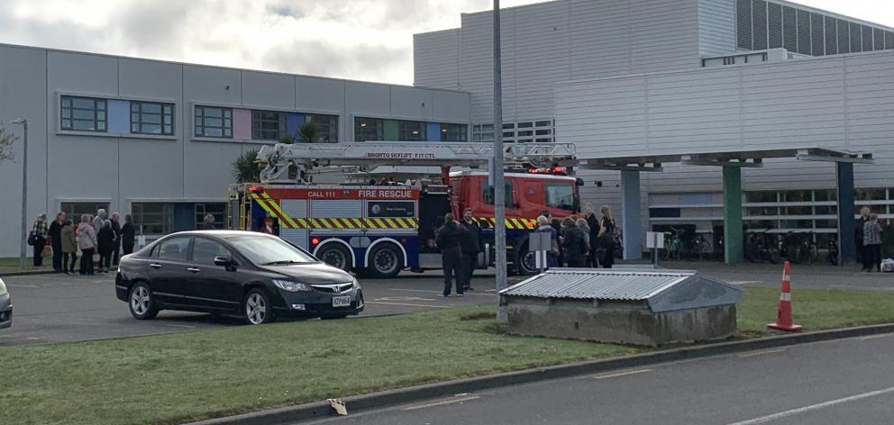 Fire crews were called to Southland Hospital this morning after a sprinkler was damaged, setting off an alarm. Photo: Abbey Palmer Fire crews were called to Southland Hospital this morning after a sprinkler was damaged, setting off an alarm. Photo: Abbey Palmer