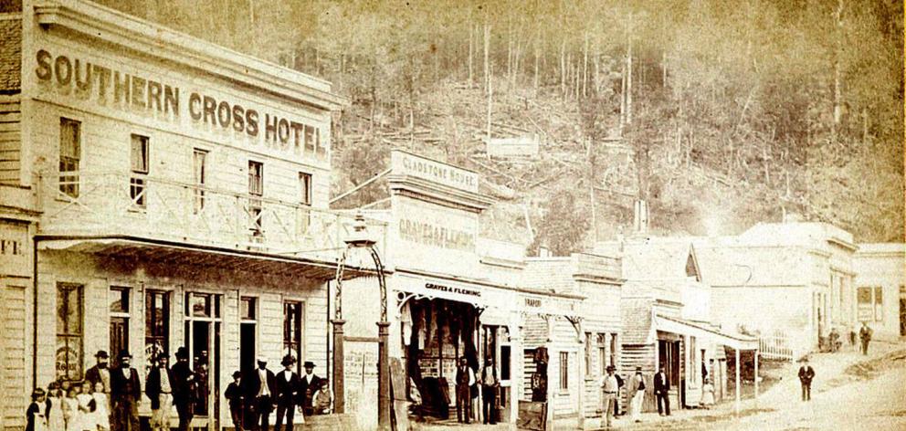An early photo of the Southern Cross hotel showing the original pub light. Photo: Supplied