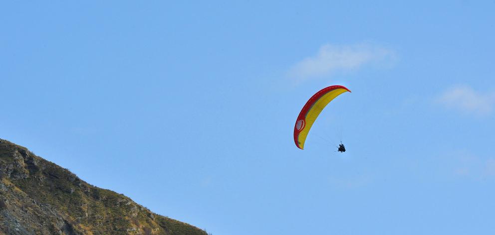 A paraglider was taken to a dunedin hospital after crashing. Photo: File