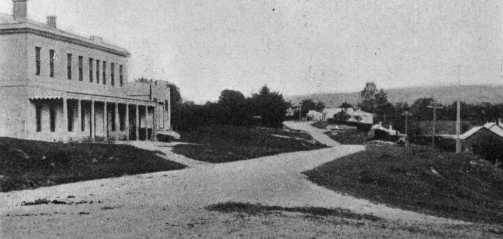 The Main North Road at Herbert. — Otago Witness, 21.6.1921