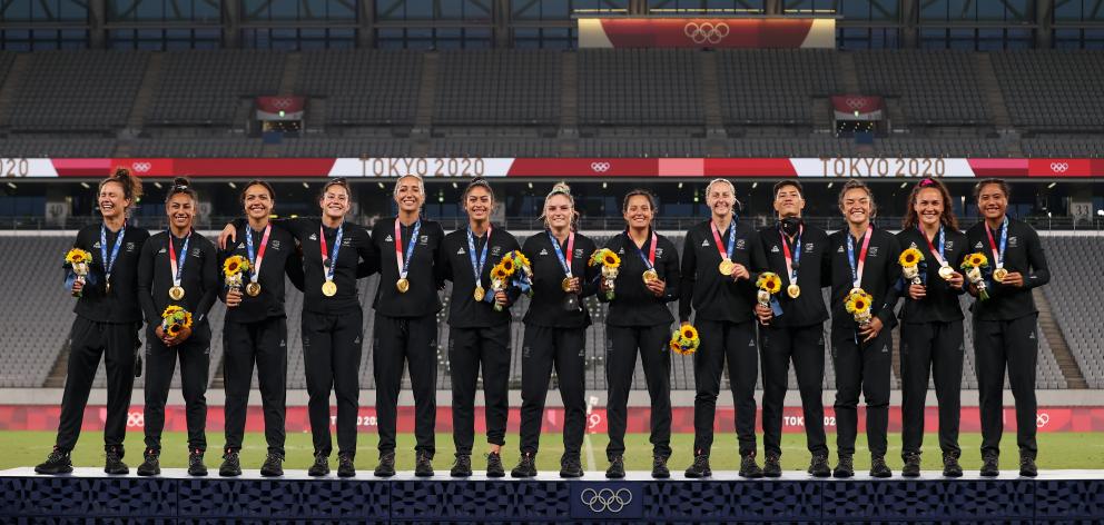 The Black Ferns Sevens with their gold medals in Tokyo. Photo: Getty Images