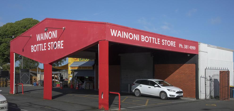 The Wainoni Bottle Store on Pages Rd.  Photo: Geoff Sloan