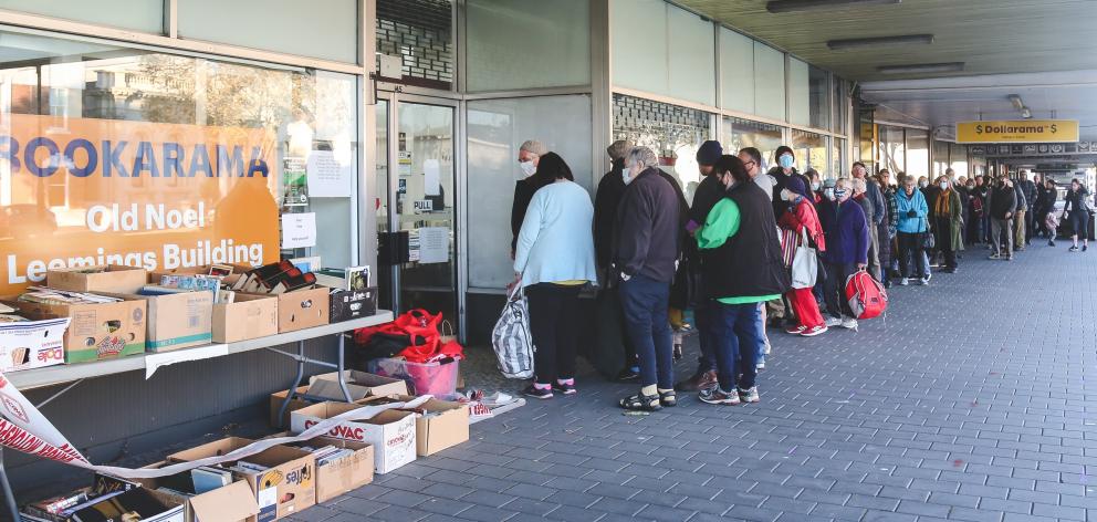 More than 100 people lined Thames St in Oamaru yesterday morning, ready for Bookarama to open at...