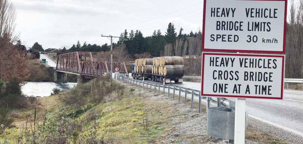 Heavy traffic movements are the most likely cause of pier damage on the Luggate Red Bridge, Waka...