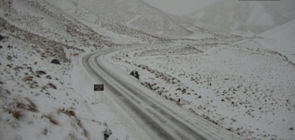 The Lindis Pass on State Highway 8 was closed this morning due to heavy snow. Photo: MetService 