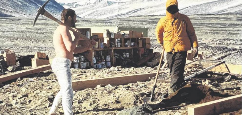 John Sandys strips down at Vanda Station. Photo: Supplied