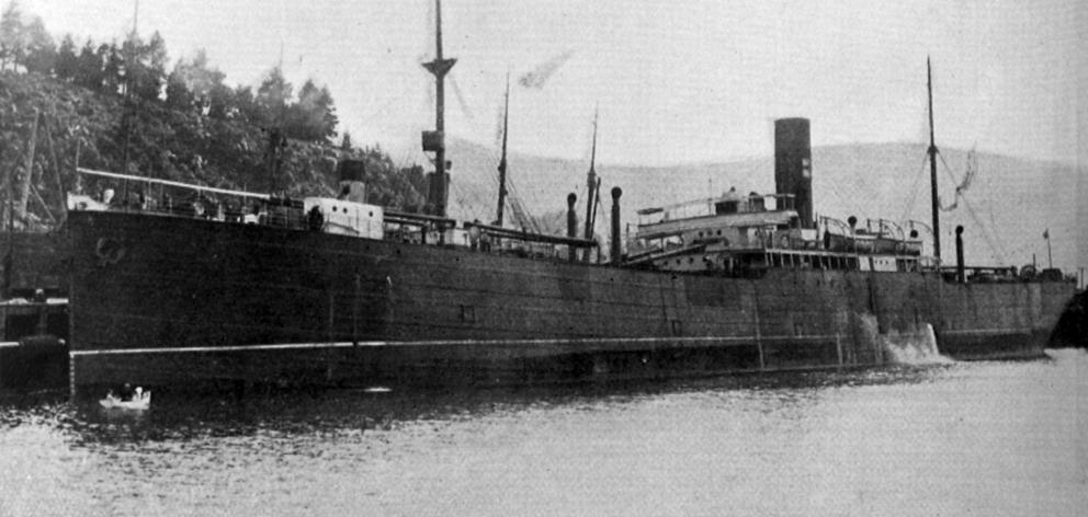 The Federal Line steamship Durham, which arrived in Port Chalmers with a boiler leak. — Otago...