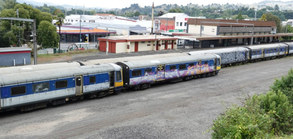 he trains were left in Taumarunui about eight years ago and have since deteriorated. Photo: RNZ