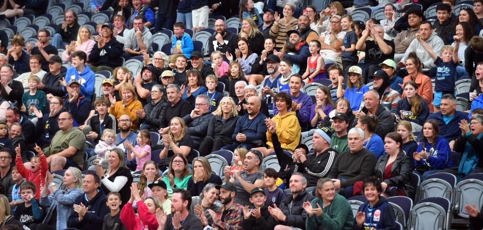 The crowd cheers as the Nuggets beat the Southland Sharks 86-79 in overtime. PHOTO: STEPHEN JAQUIERY
