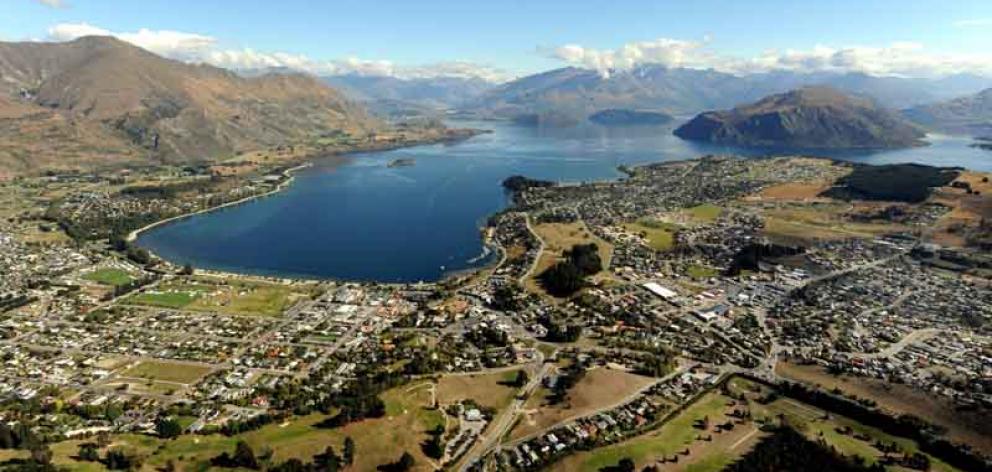 A string of Aucklanders have been charged for breaching lockdown rules by travelling to the...