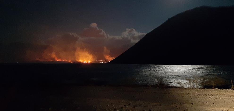 The Lake Ohau fire on October 4, 2020. PHOTO: SUPPLIED