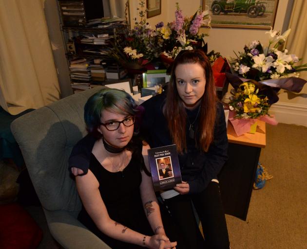 Amy McCarthy (left) and Sarah Baker. Photo: Linda Robertson 