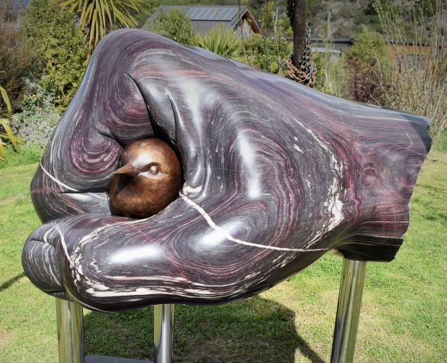 Josh Olley’s powerful carving, named as the New Zealand Sculpture OnShore 2018 visitor favourite...