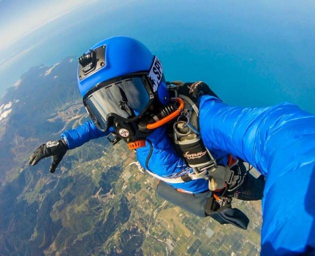 Wendy Smith had a freefall of 1 minute 50 seconds after exiting the plane. Photo: Supplied via RNZ