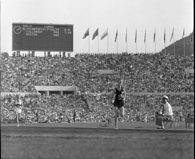 Murray wins the 5000m final at the Rome Olympics.