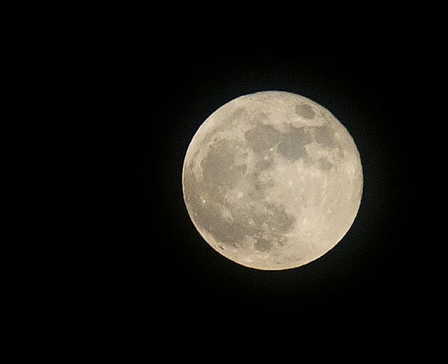 China creates moon simulation cabin to test new life support system