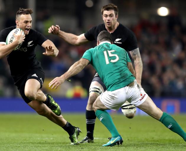 Israel Dagg (left) fends off Irish fullback Rob Kearney. Photo: Getty Images 
