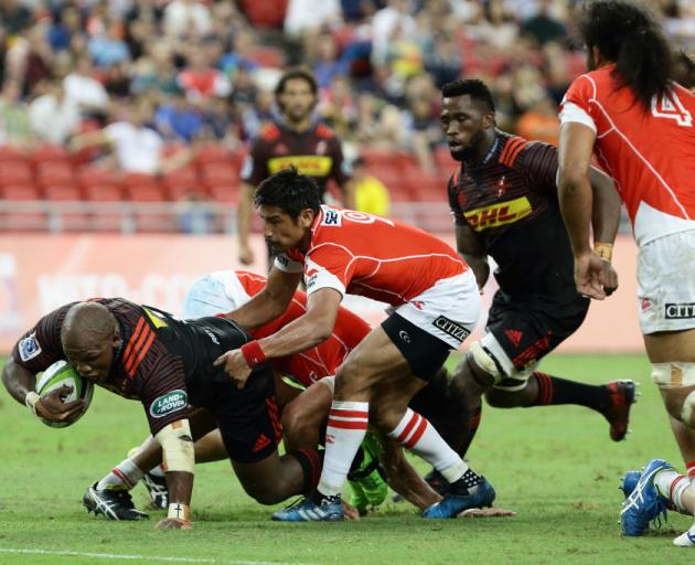 Mbongeni Mbonambi touched down for the Stomers in Singapore. Photo: Getty Images 