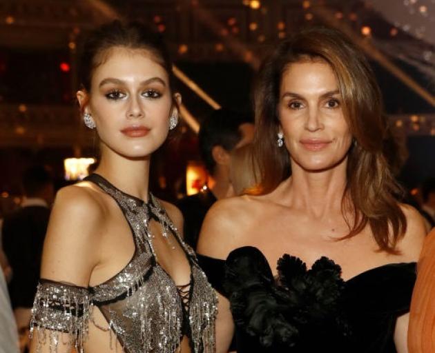  Kaia Gerber with mother Cindy Crawford. Photo: Getty Images 