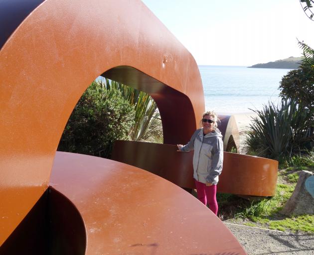 The chain links by sculptor Russell Beck, anchoring the country to Stewart Island-Rakiura. Photo:...