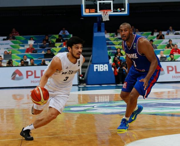 Shea Ili drives to the hoop for the Tall Blacks against France last year. Photo: Getty Images