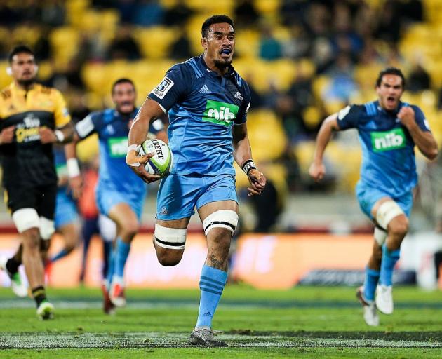 Jerome Kaino plays for the Blues last year. Photo: Getty Images