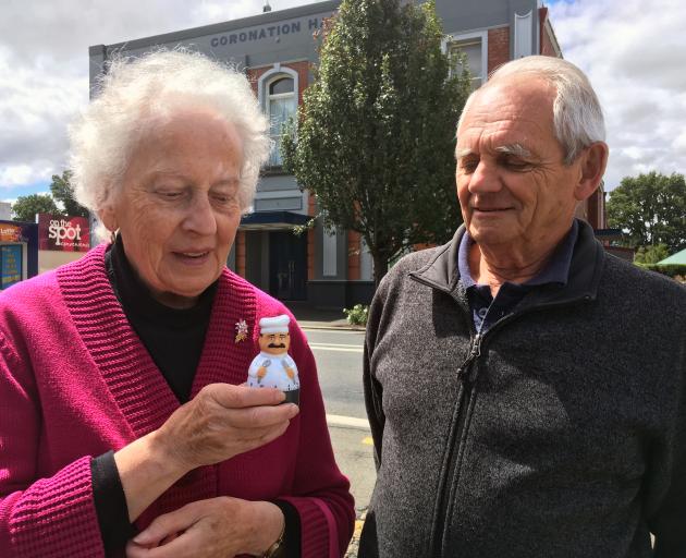 Margaret van Zyl and Ian Norris, both of Mosgiel, inspect a kitchen timer after speaking in a public forum in Coronation Hall last week. Mrs van Zyl used the timer to ensure she kept within the time limit. Photo: Shawn McAvinue