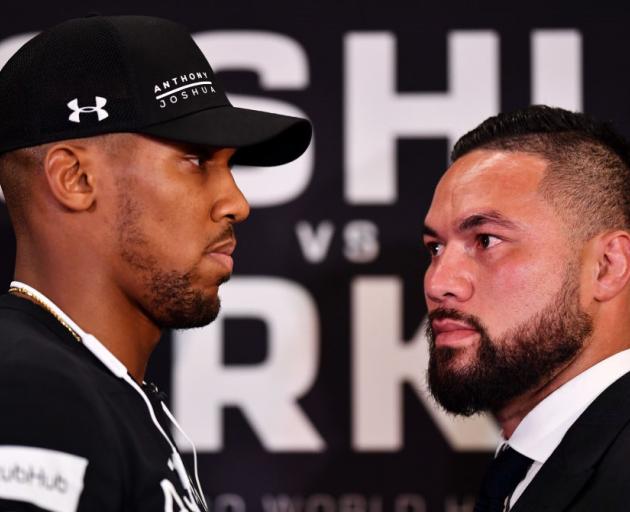 Anthony Joshua (left) and Joseph Parker. Photo: Getty Images