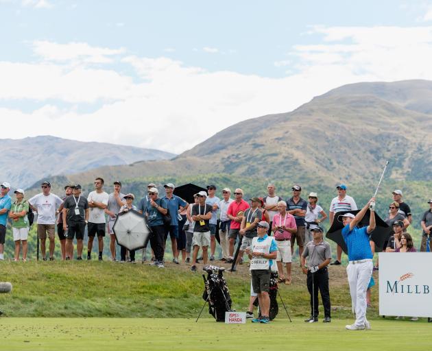 Crowds watch the pros at work during the 2018 NZ Open. Photo: Getty Images