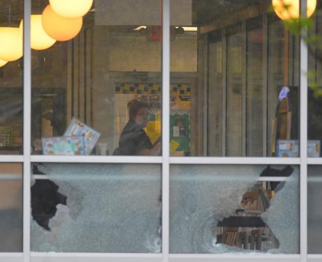 Metro Davidson County Police at the scene of a fatal shooting at a Waffle House restaurant near Nashville, Tennessee. Photo: Reuters