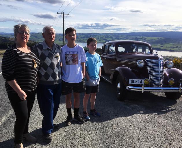 Stopping for a picnic on the road between Waihola and Taieri Mouth on Sunday are Daffodil Rally...