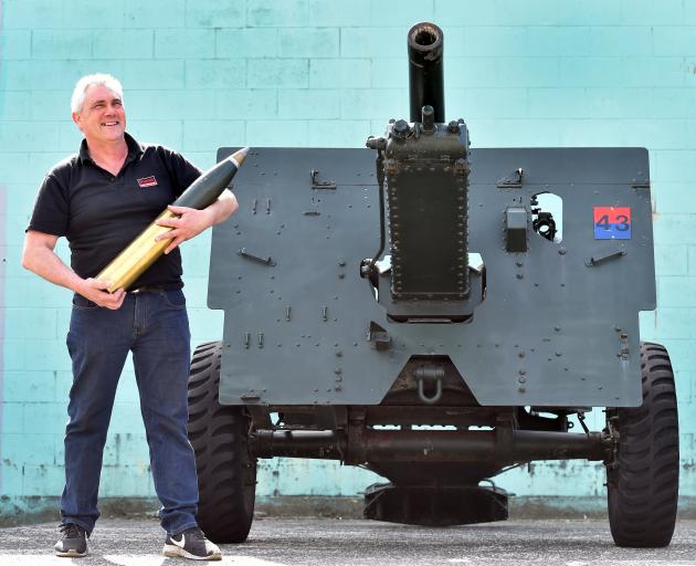 Artillery aficionado Robbie Gardiner with a 25-pound artillery piece owned by the Dunedin RSA which will be used in a 10-round gun salute in Dunedin's Octagon on Sunday. Photo: Peter McIntosh