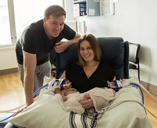 Simon and Stacey Kale with their twin daughters Grace (left) and Amelia in 2017. Photo / Crissy Brittain/Crissy Jayne Photography