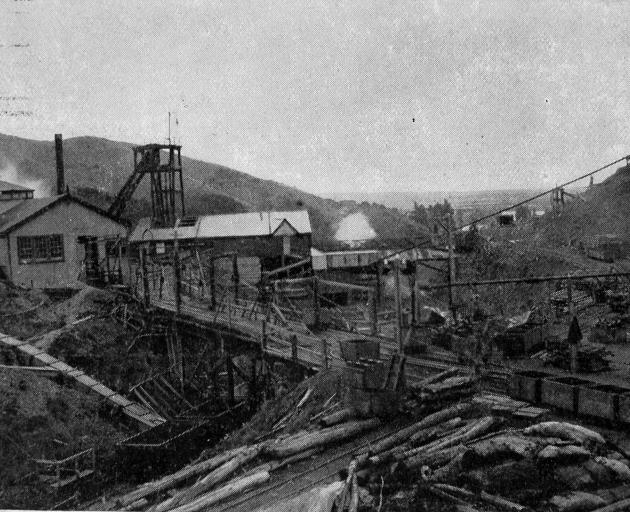 Kaitangata Coal Mine, November 15, 1905, 26 years after a tragic explosion that killed 34 men and boys working at the site. Photo: Otago Images/Otago Daily Times