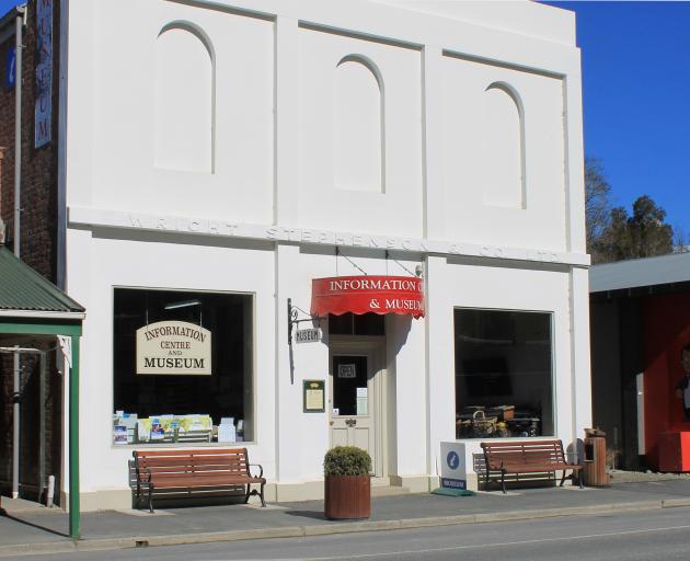 Lawrence Information Centre could soon be rescued from closure. Photo: Supplied