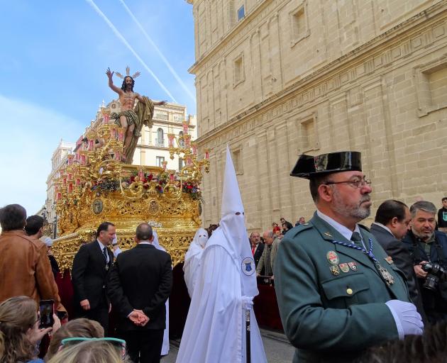 Easter Sunday morning and the last and only procession on Domingo de Resurreccion.