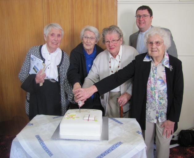 Alexandra-Clyde-Lauder Union parish minister Andrew Howley and (from left) St Mungo's Church...