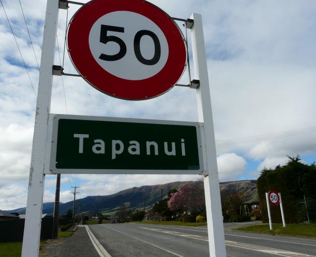 The controversial speed signs at the SH90 entrance to Tapanui from Gore. Photo: Richard Davison