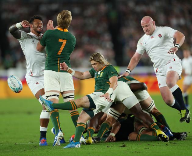 South Africa's Faf de Klerk kicks from the ruck - again. Photo: Getty Images 