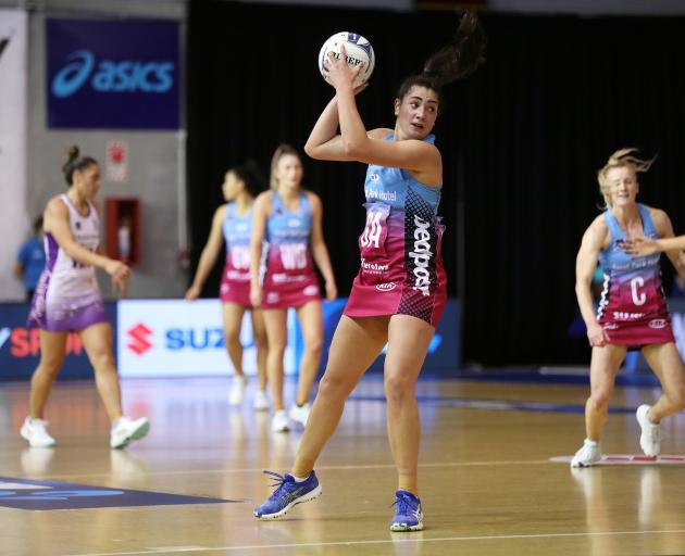 Steel shooter Kiana Pelasio makes a pass during an ANZ Premiership game against the Northern...
