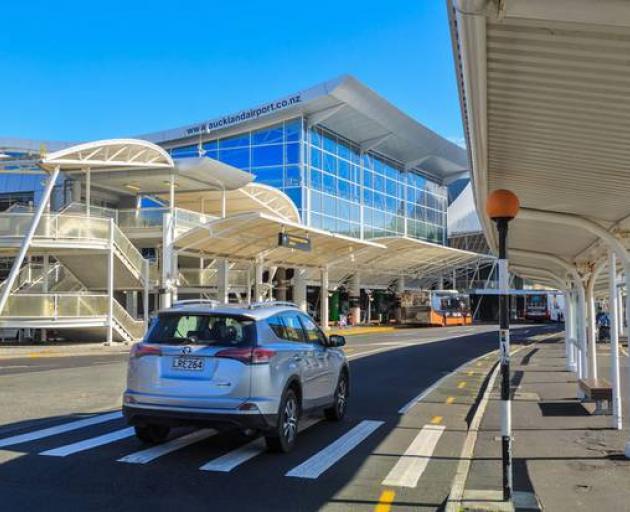 Migrant arrivals to NZ are up 8.7 per cent to 153,900, most of them returning New Zealanders....