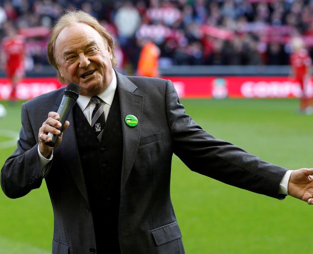 Liverpool supporter and singer Gerry Marsden sings You'll Never Walk Alone. Photo: Reuters