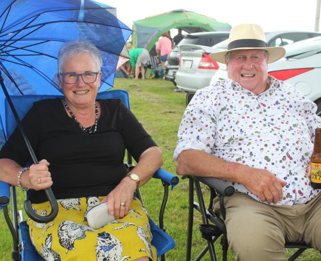Geni and Leo Curtin, of Tussock Creek, had a good spot.