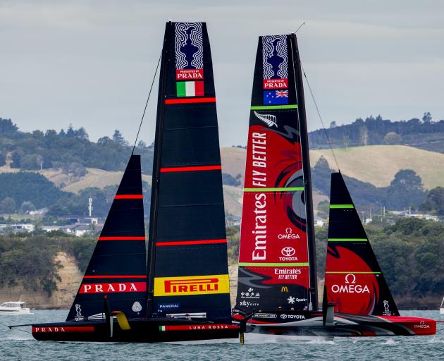 Team New Zealand and Luna Rossa took a race each on the first day of racing in the America's Cup....