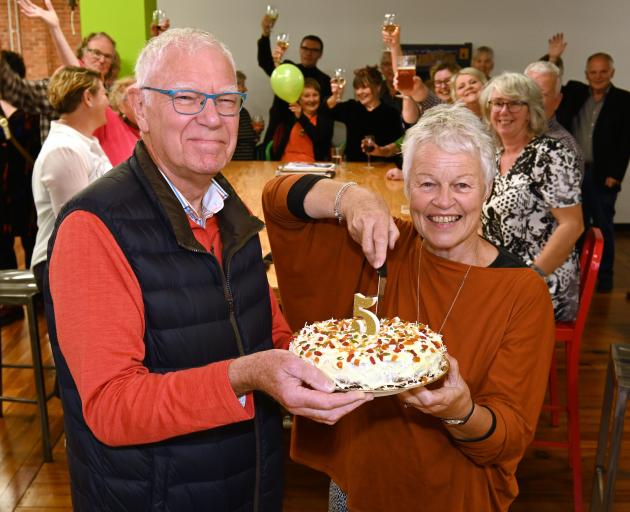 Senior Entrepreneurs NZ (Dunedin) founder Geoff Pearman and co-organiser Sue Graham cut the cake...