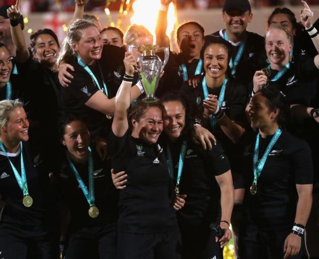 Fiao'o Faamausili holds the World Cup after the Black Ferns' win last year. Photo: Getty Images