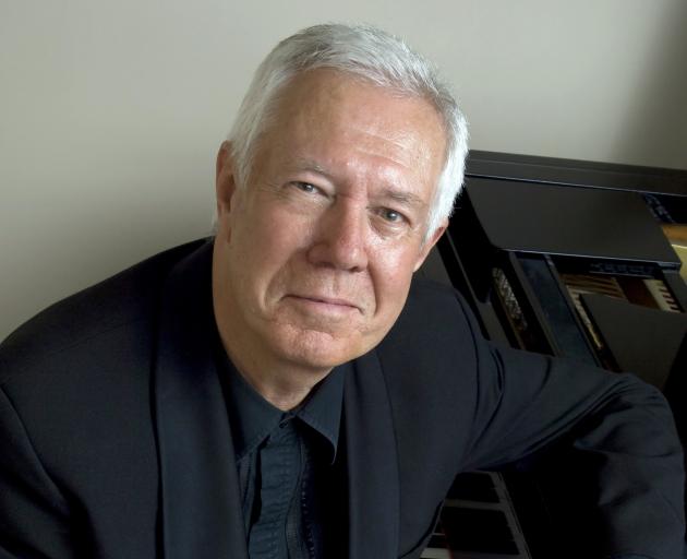 Pianist Carl Doy