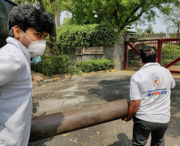 Oxygen tanks being delivered to the New Zealand High Commission in New Delhi. Photo: Supplied via...