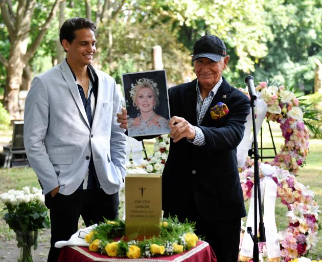 Frederic Prinz von Anhalt (right), husband of Zsa Zsa Gabor, at the ceremony in Budapest.