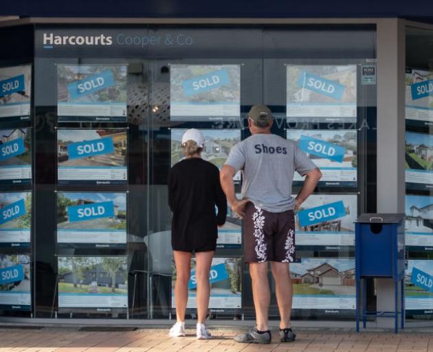 It's becoming increasingly common for buyers to send a letter to vendors. Photo: Getty Images